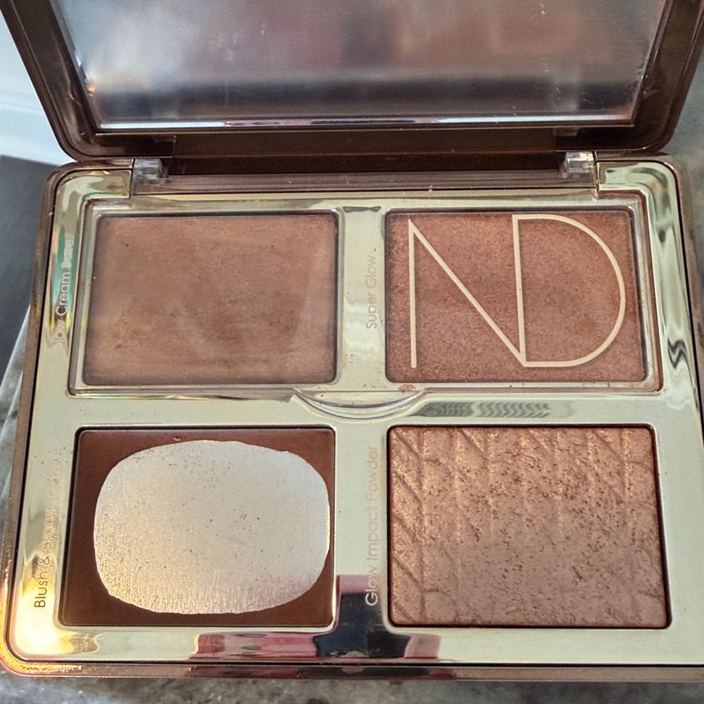 Natasha Denona Tan Bronze & Glow Palette - Picture 2 of 7